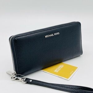 Michael Kors Large Continental Wallet Wristlet Black